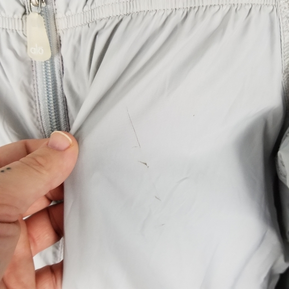 ALO YOGA | CoolFit lined zip windbreaker jacket - Picture 7 of 12